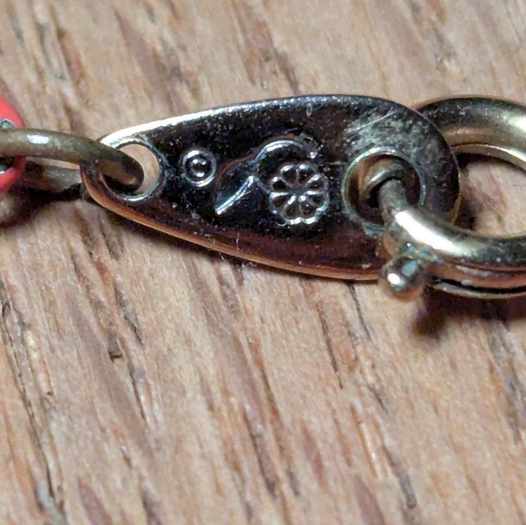 Vintage Signed "Oops A Daisy" Coral Necklace 🌸 Bold Beads & Whimsical Charm! - Picture 6 of 6